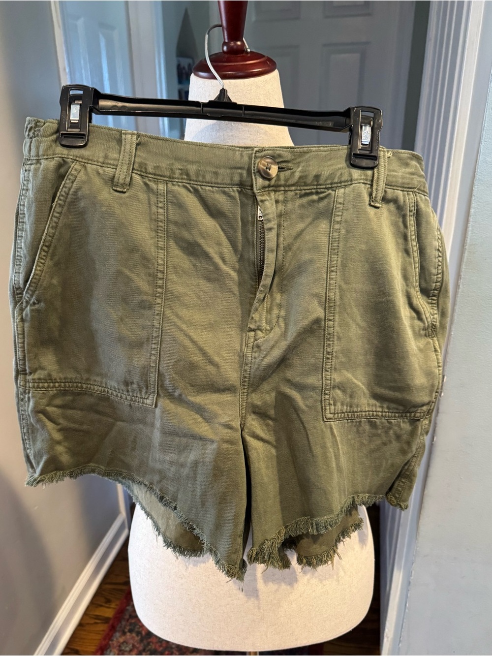 Aerie women’s army green shorts